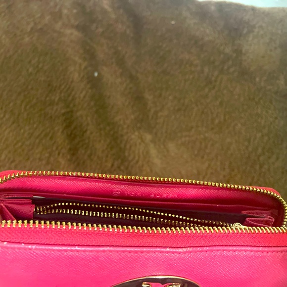 Tory Burch fuschia pink wallet. - Picture 4 of 4